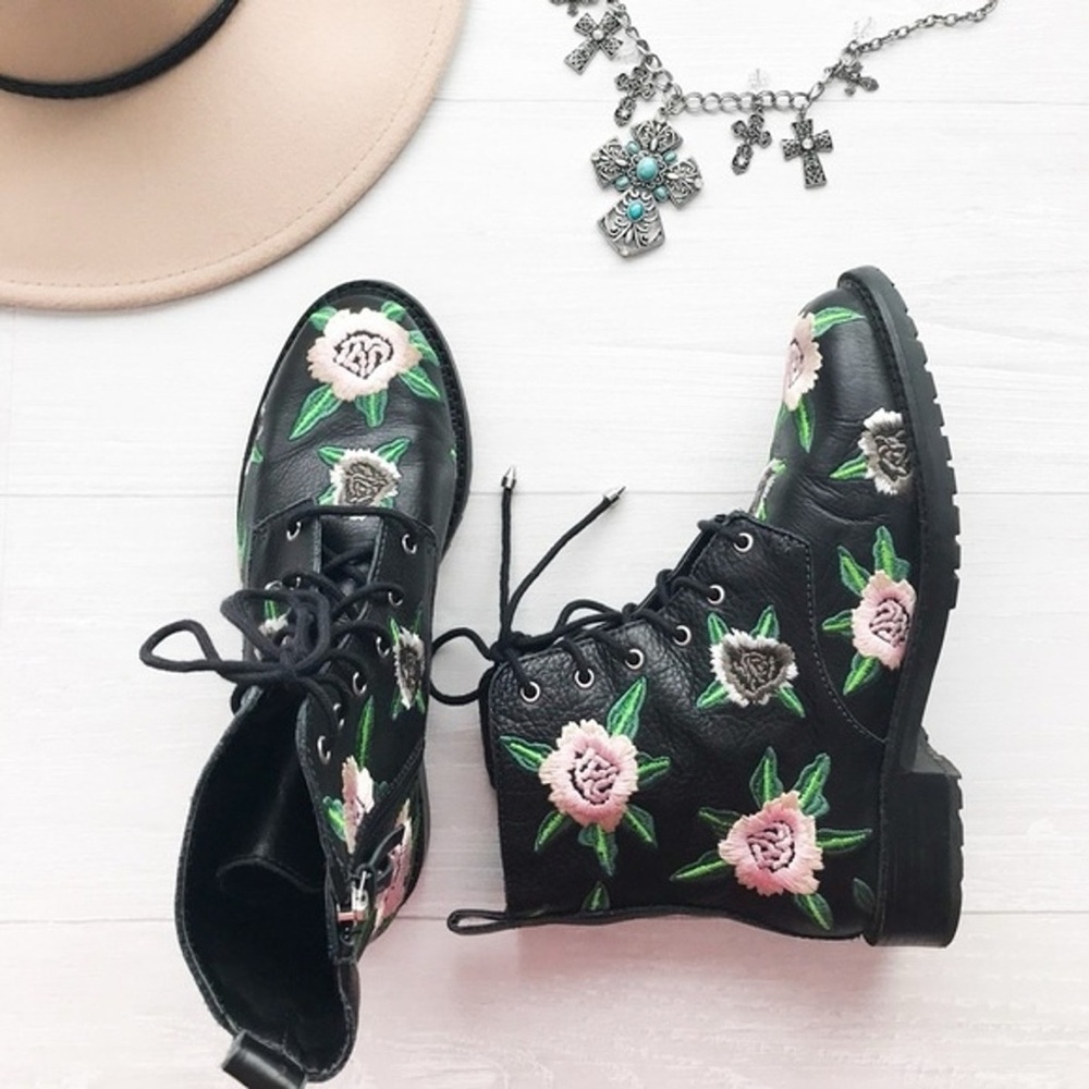 Rebecca Minkoff Gerry Embroidered Lace Up Boots Women’s size 5